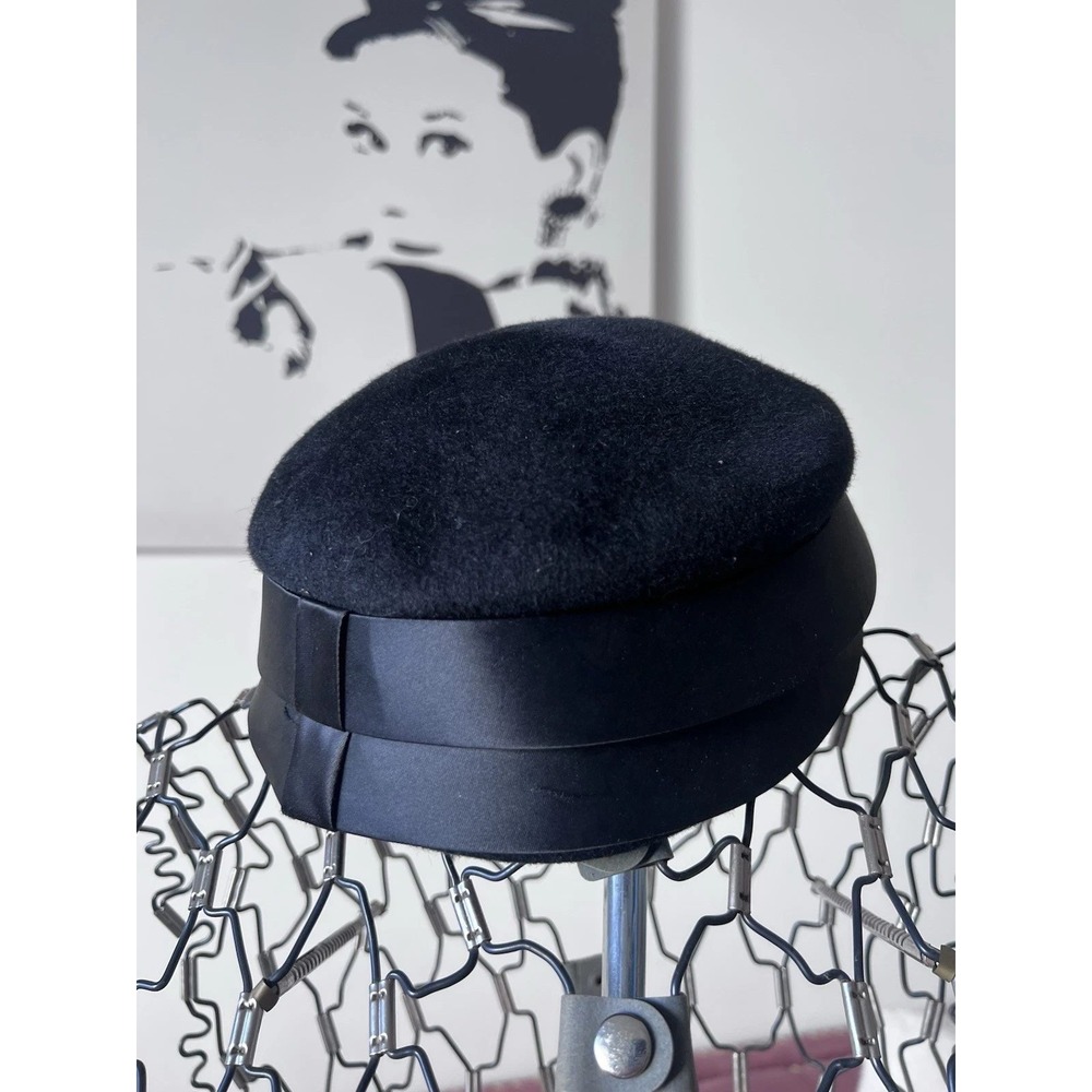 Vintage Neumann-Endler Fairfield Felts Black 100% Wool Pillbox‎ Hat Satin Trim